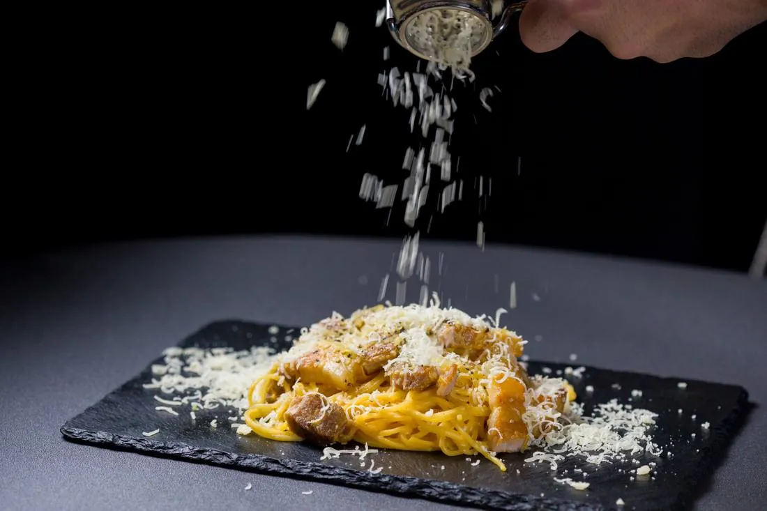 自家製パンチェッタと長寿卵のカルボナーラ